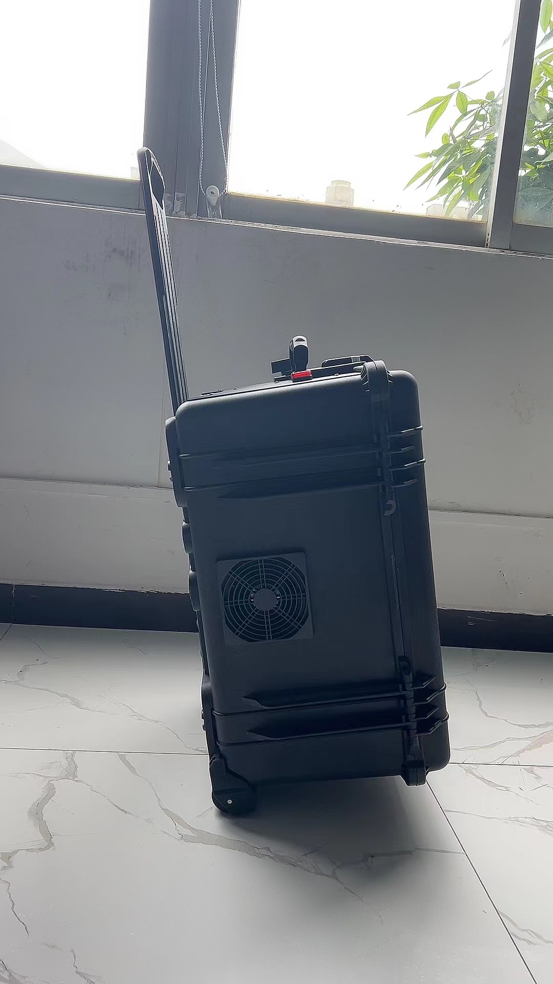 隆阳手拉箱型移动通信干扰器